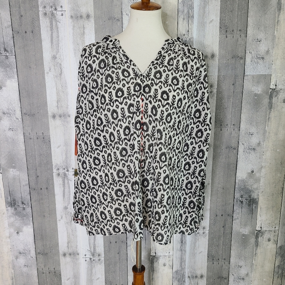 Roberta Roller Rabbit Black and White Printed V-Neck Blouse
